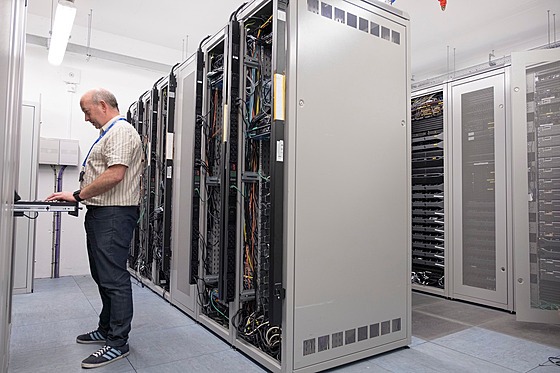 LOGISTICS & STAGING SERVICES